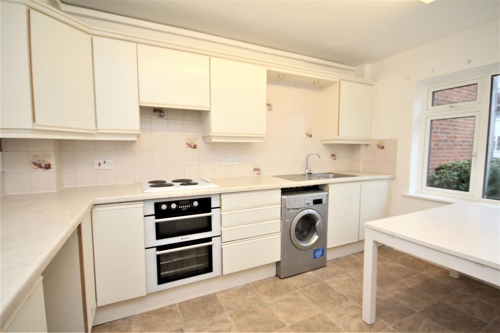 Property photo 2 of 7 Kitchen.Jpg