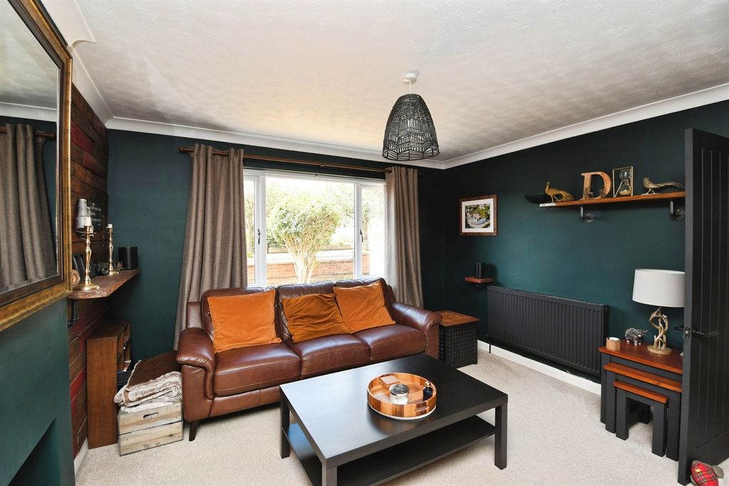 Property photo 2 of 18