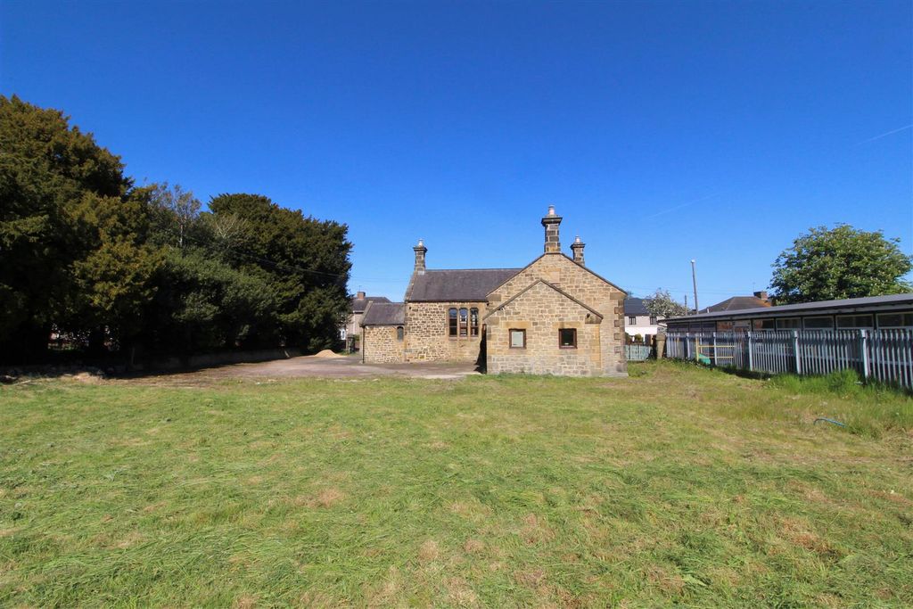 Property photo 1 of 18 Externally