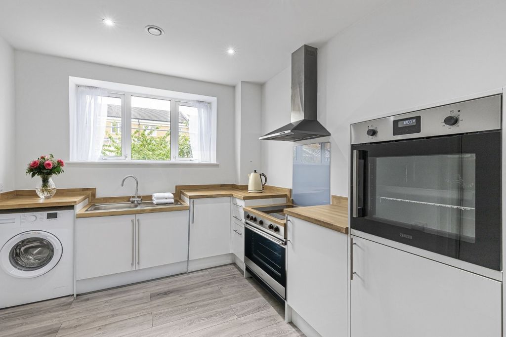 Property photo 3 of 4 Picture No. 09