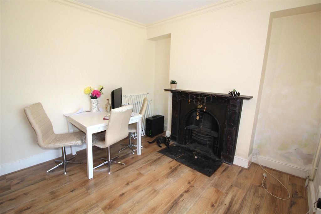 Property photo 3 of 27 Dining Room