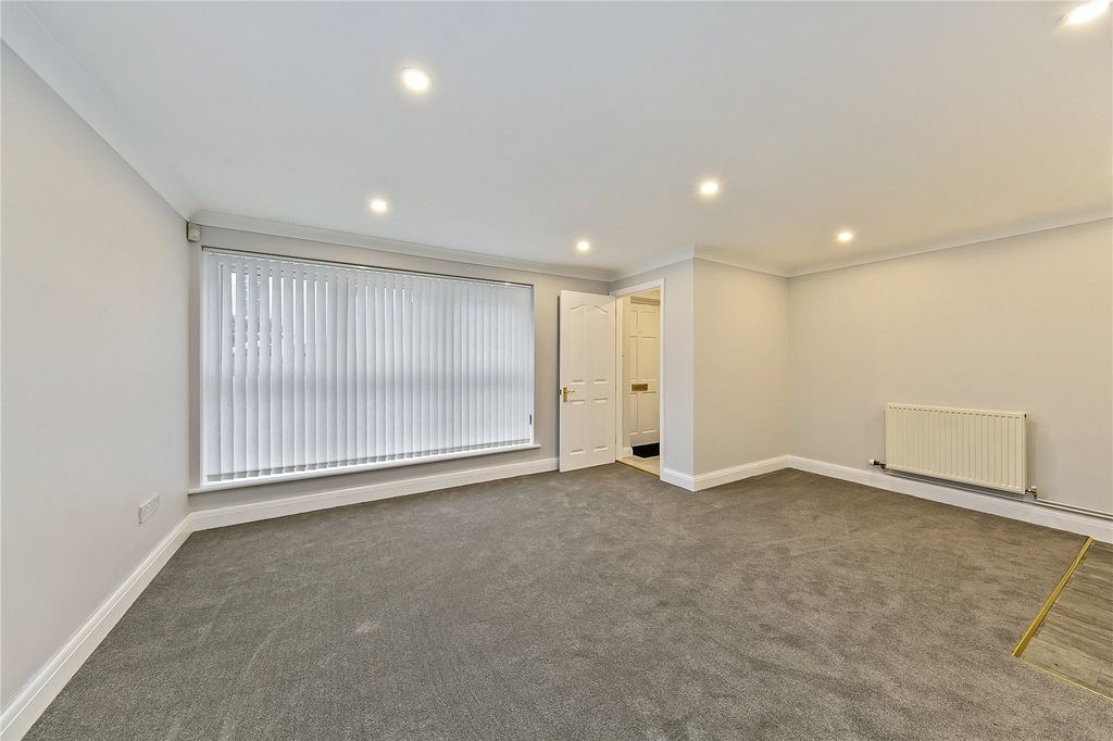 Property photo 2 of 13 Picture No. 03