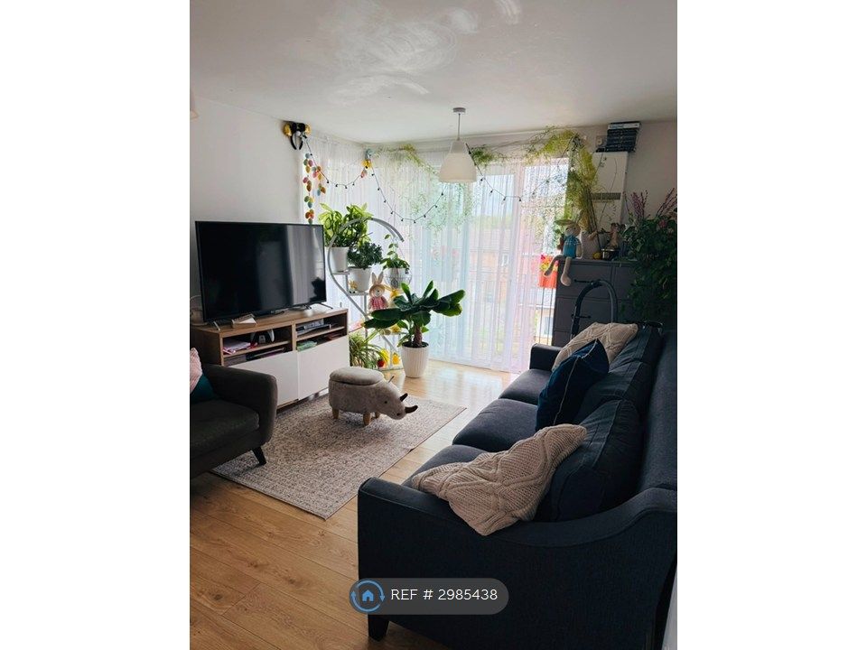 Property photo 1 of 11 Lounge