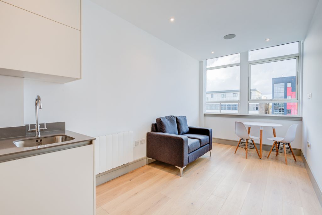 Property photo 2 of 9