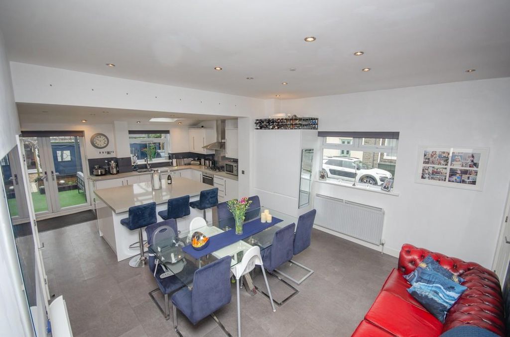 Property photo 2 of 32 Kitchen-Dining-Family Main Photo.Jpg