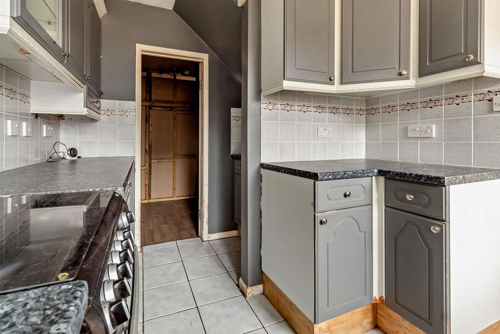 Property photo 3 of 16