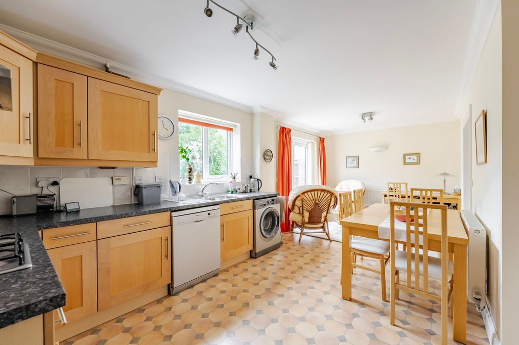 Property photo 3 of 16