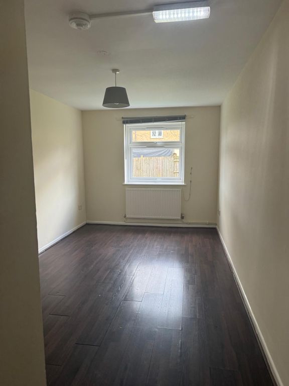 Property photo 3 of 12 Fafe790B-839c-4d5c-Aaa6-59665251B6Ca