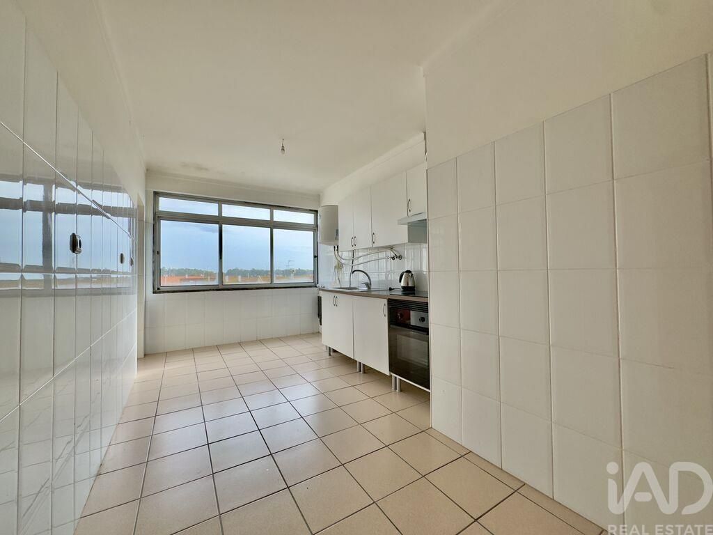 Property photo 1 of 28