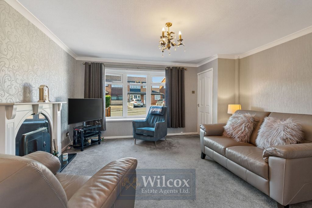 Property photo 2 of 25