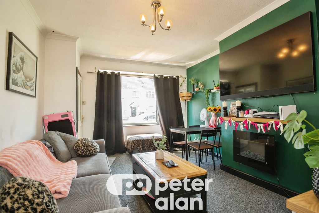 Property photo 3 of 12
