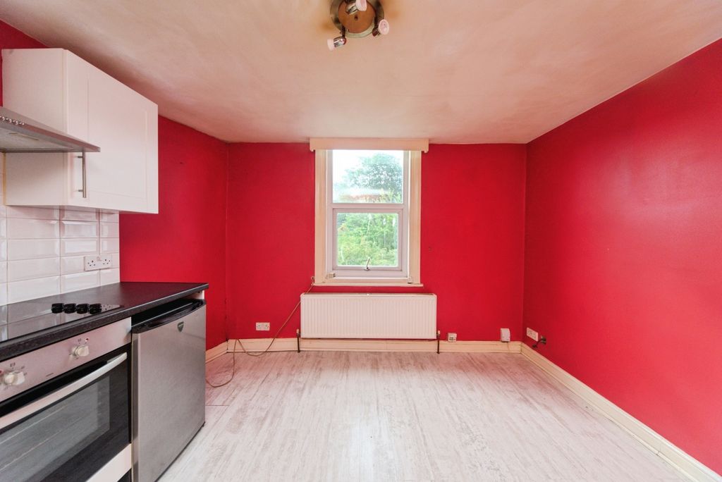 Property photo 2 of 17 Photo