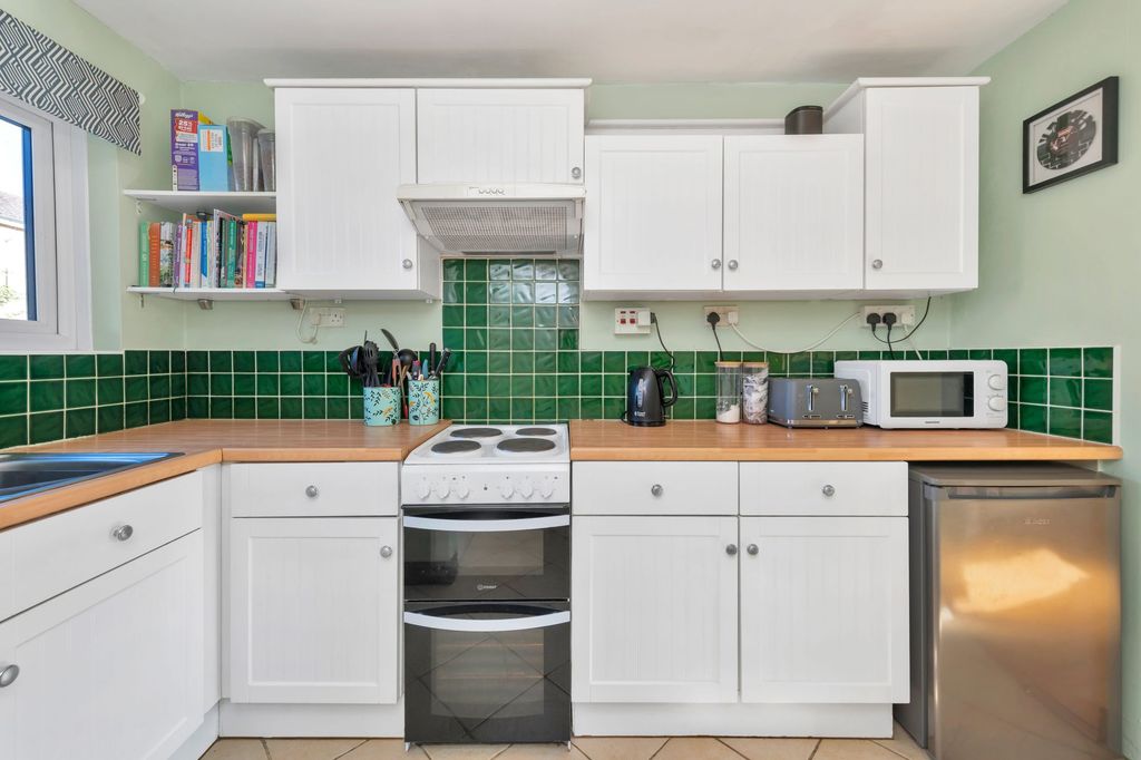 Property photo 2 of 19