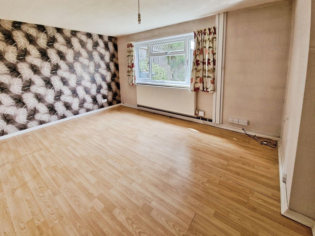 Property photo 2 of 10 Living