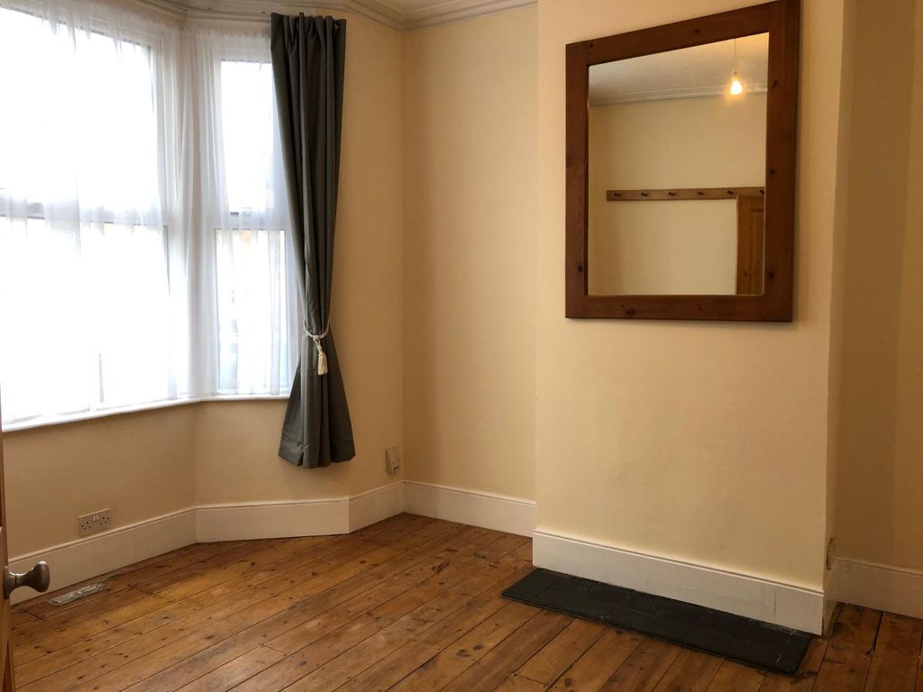 Property photo 2 of 10 Img 0853