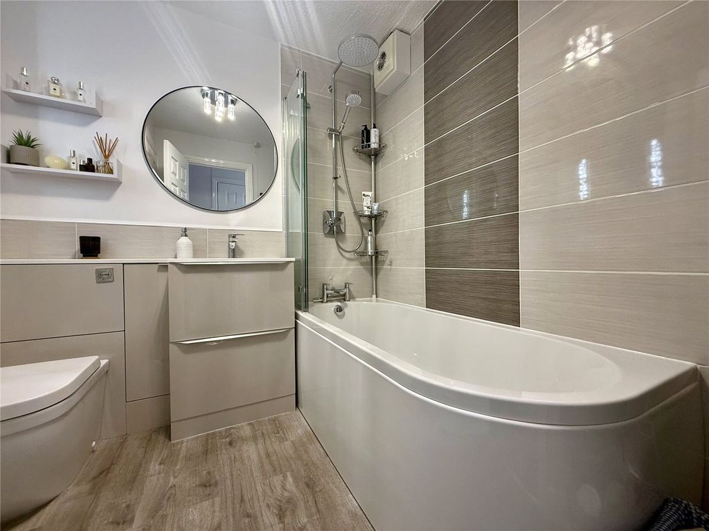 Additional image 11 of 2 bed flat for saleAlexandra Court, Bridlington, East Riding Of Yorkshire YO15