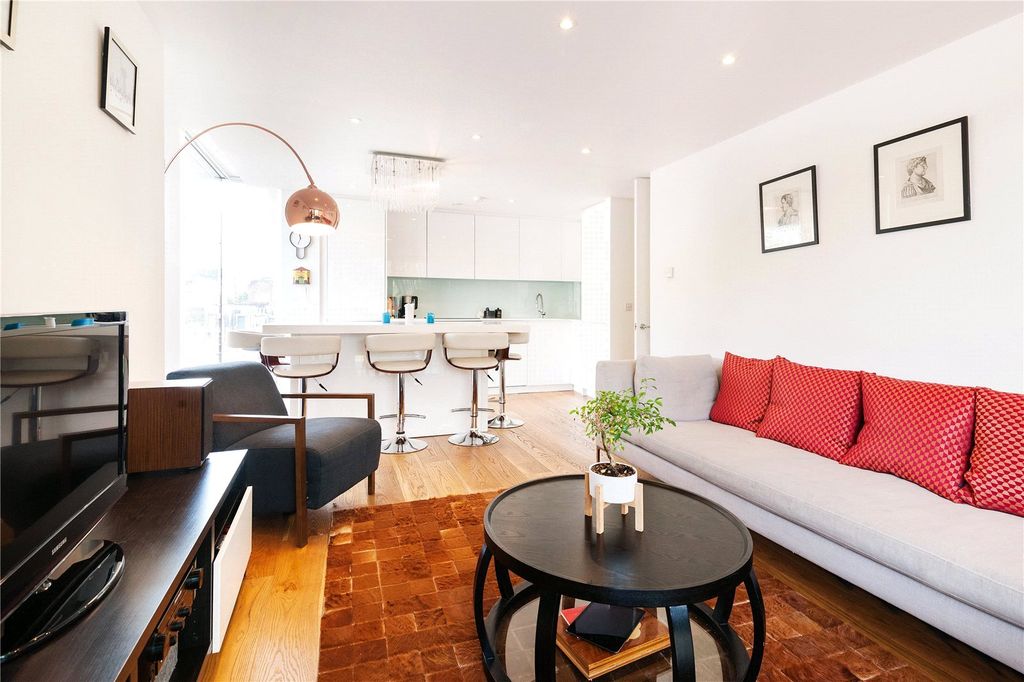 Property photo 3 of 14 Reception Room