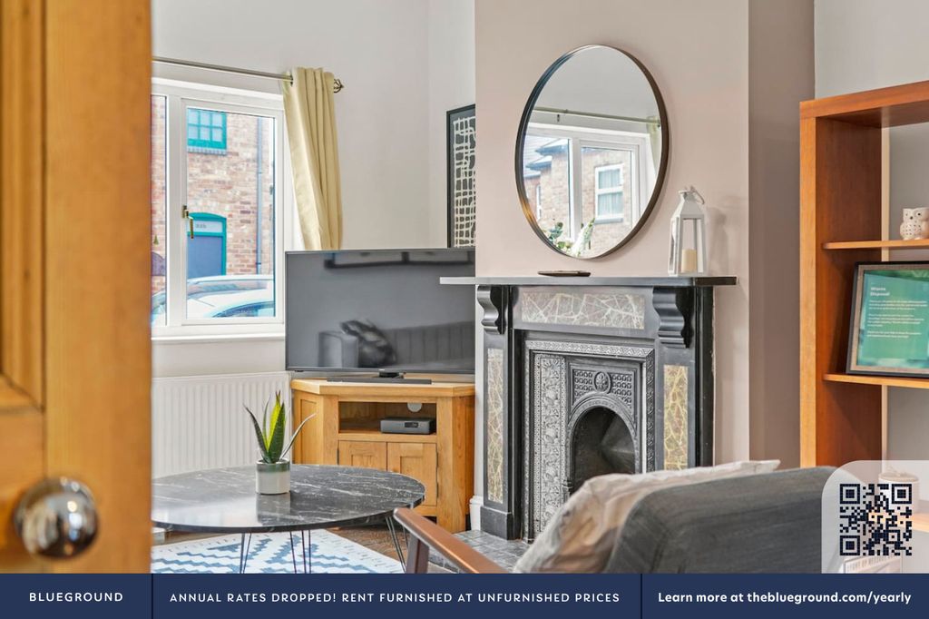 Property photo 3 of 23 Living Room