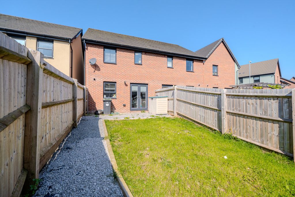 Property photo 1 of 27