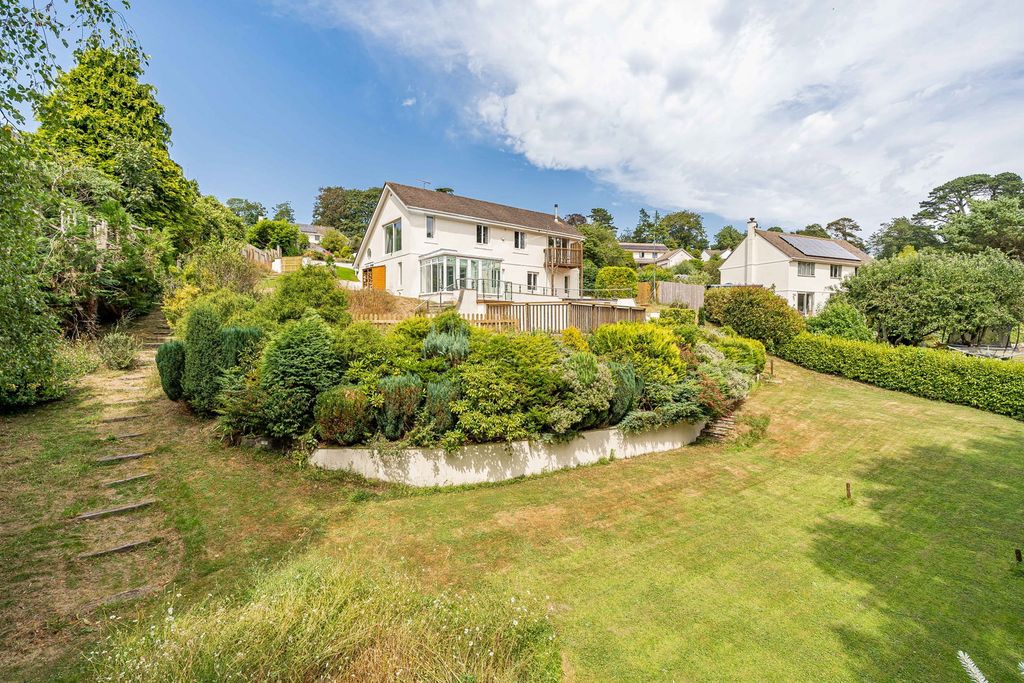 Property photo 1 of 33