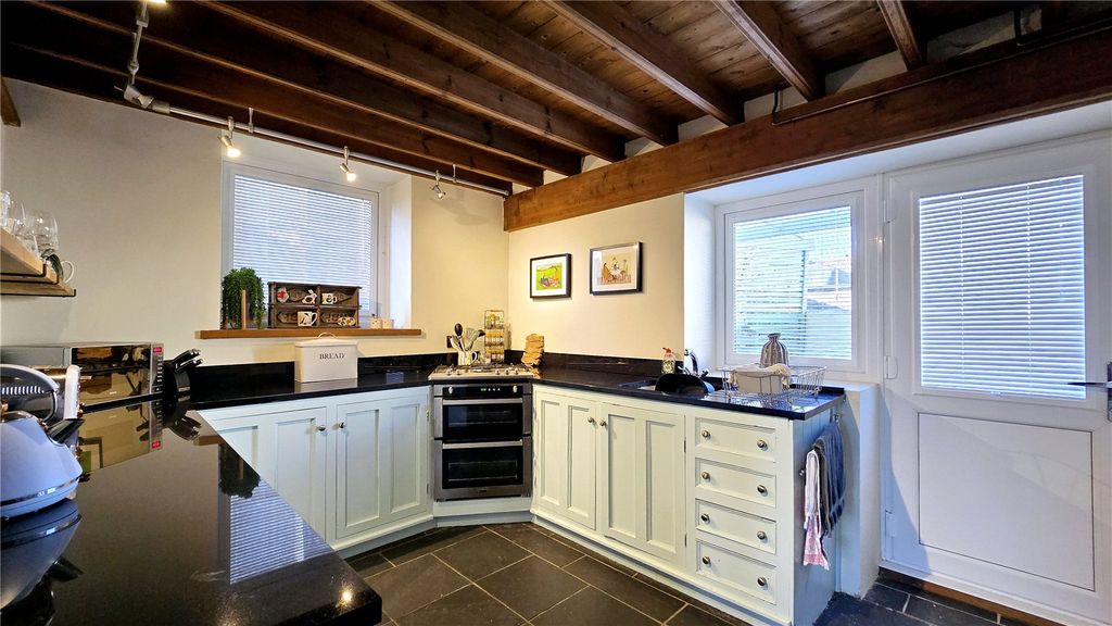 Property photo 3 of 16 Picture No. 13