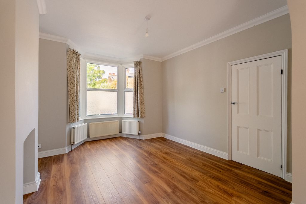 Property photo 3 of 27