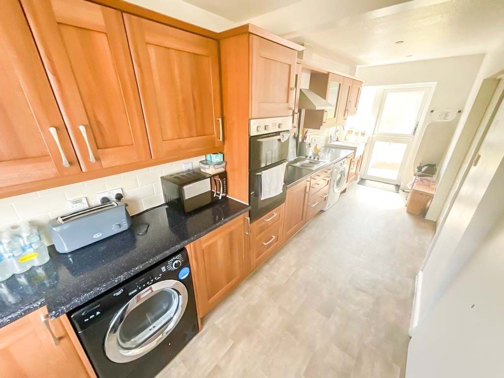 Property photo 2 of 12 Kitchen