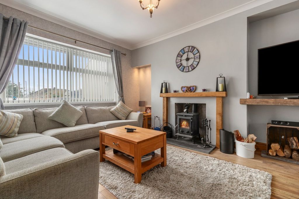 Property photo 3 of 25