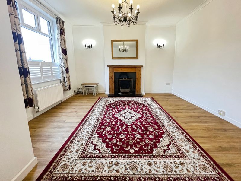 Property photo 3 of 16 Lounge