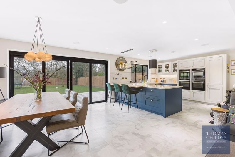 Property photo 3 of 36 Photo 11