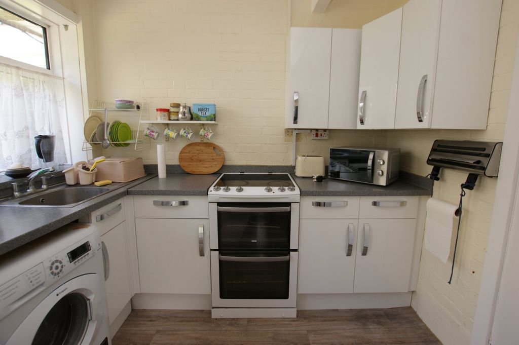 Property photo 2 of 10 Picture No. 06