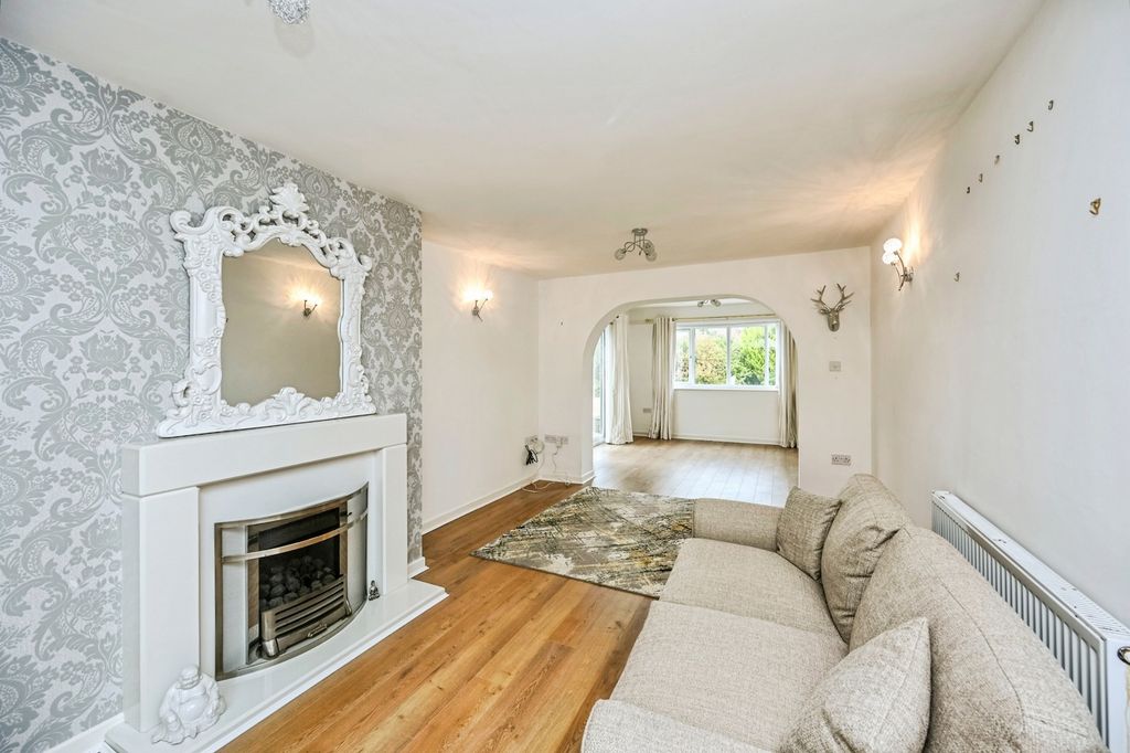 Property photo 3 of 16 Photo