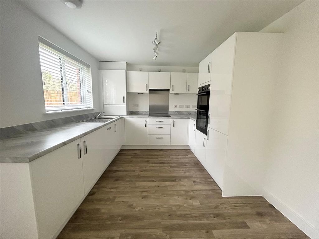 Property photo 3 of 13 Property Photo