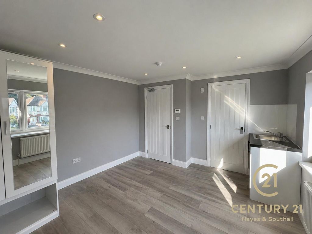 Property photo 1 of 2