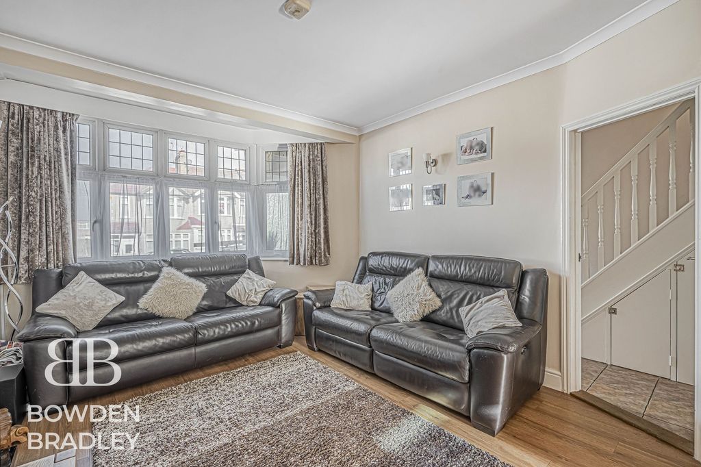 Property photo 3 of 20