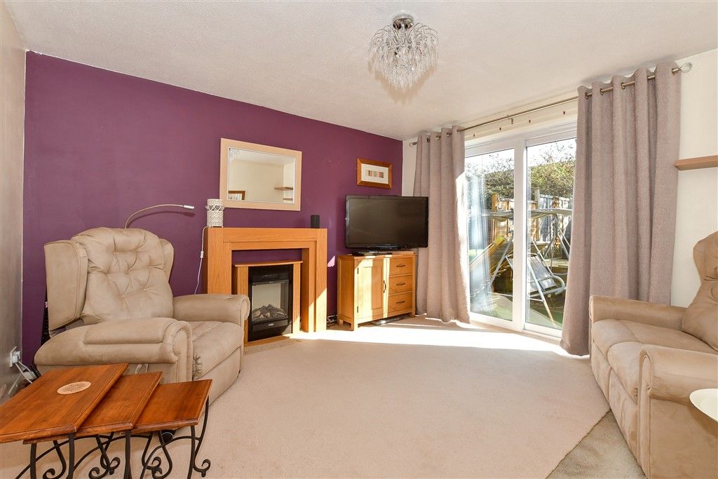 Property photo 1 of 11 Lounge