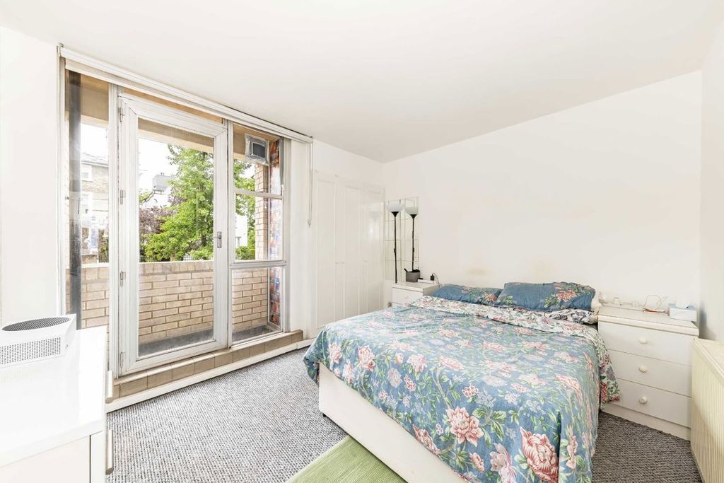 Property photo 3 of 6