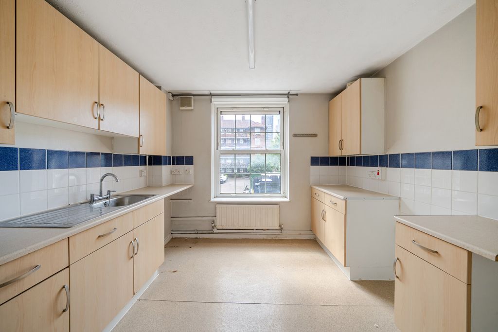 Property photo 3 of 13 1455855-5-69Fc974...