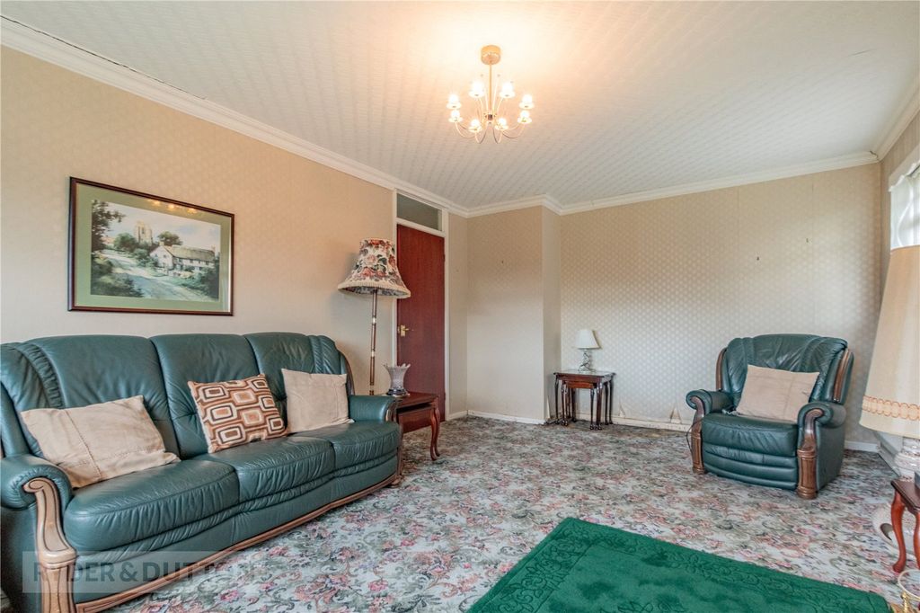 Property photo 3 of 22 Lounge