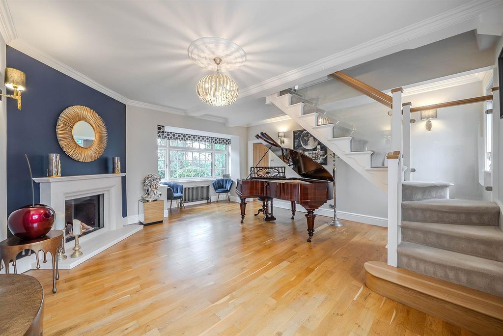 Property photo 3 of 40