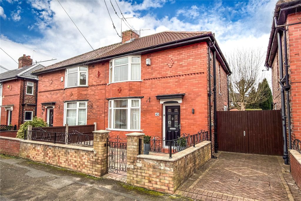 Property photo 1 of 20 External