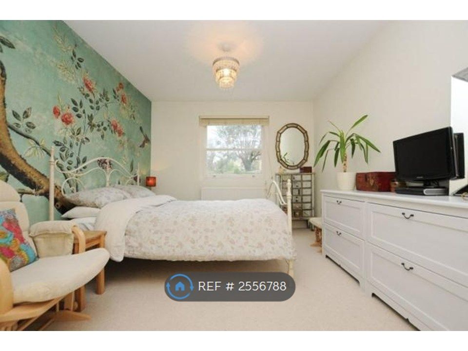 Property photo 2 of 10 Bedroom