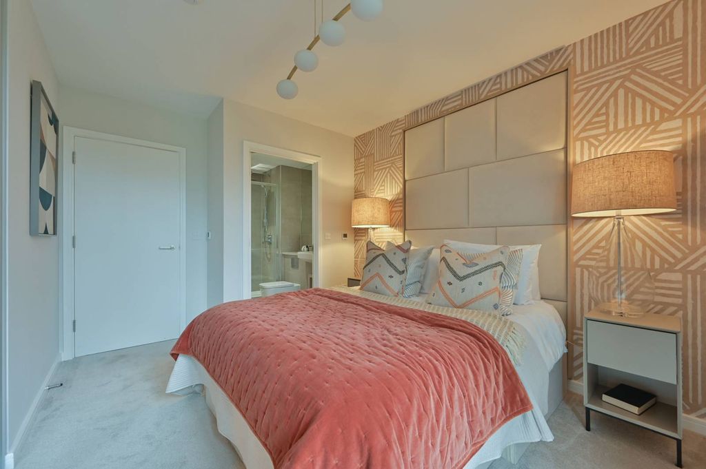 Property photo 2 of 33