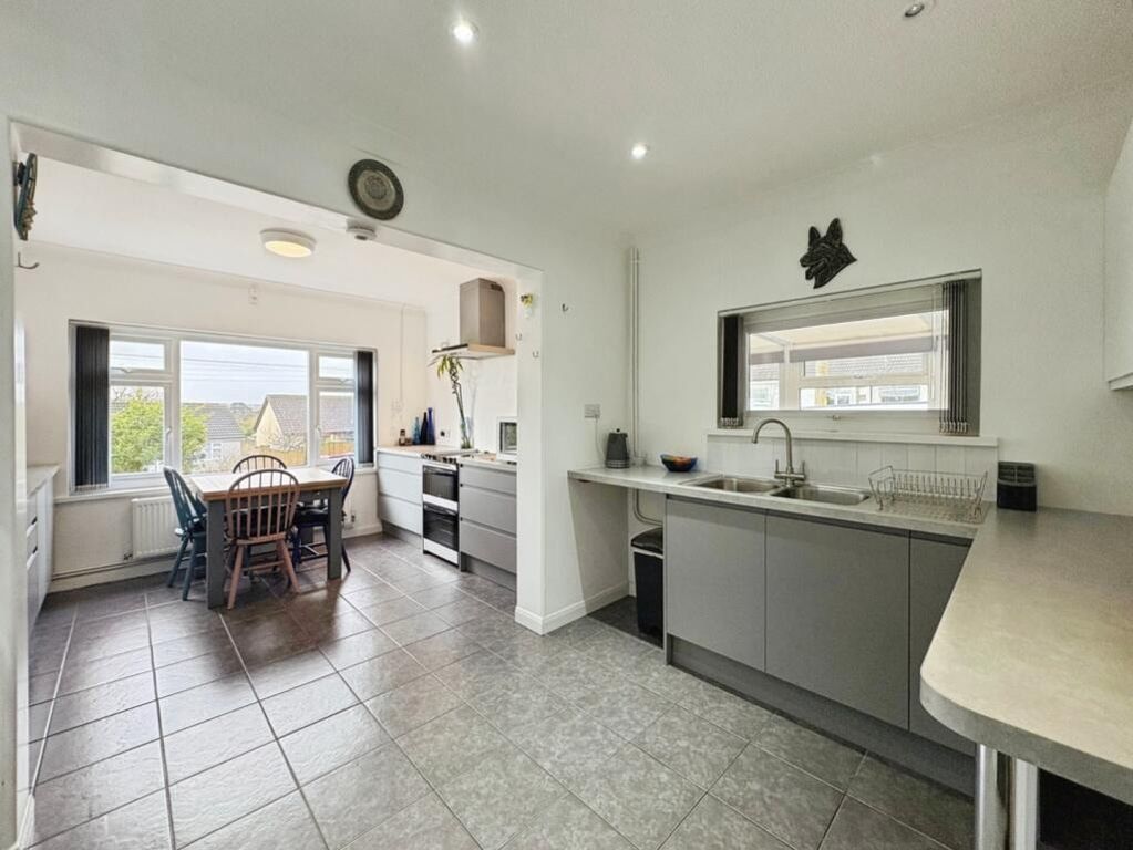 Property photo 3 of 23 4867364