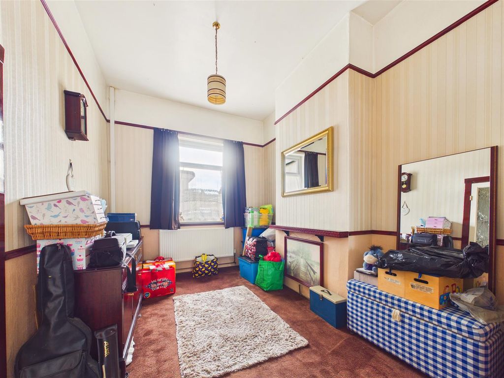 Property photo 3 of 10 Cam05451G0-Pr0138-Still006.Jpg