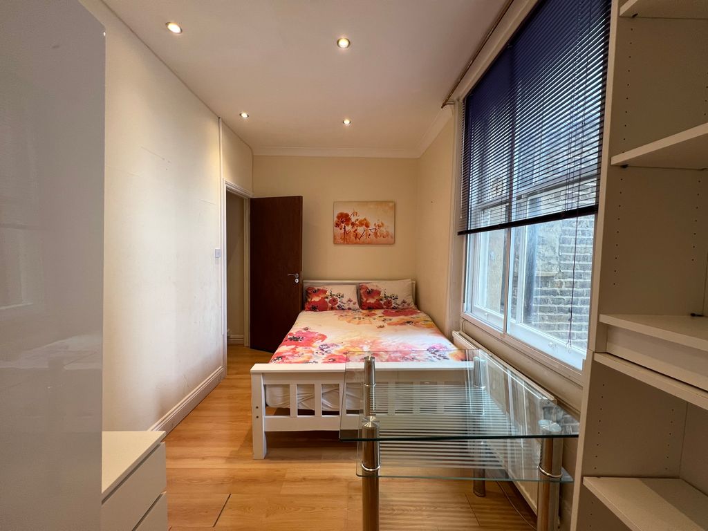 Property photo 3 of 9 Bedroom 2