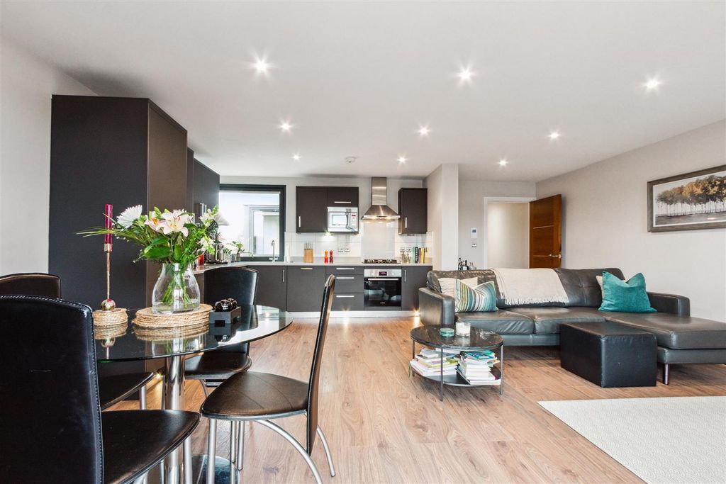 Property photo 1 of 15 9 Vulcan House Reception 1c.Jpg