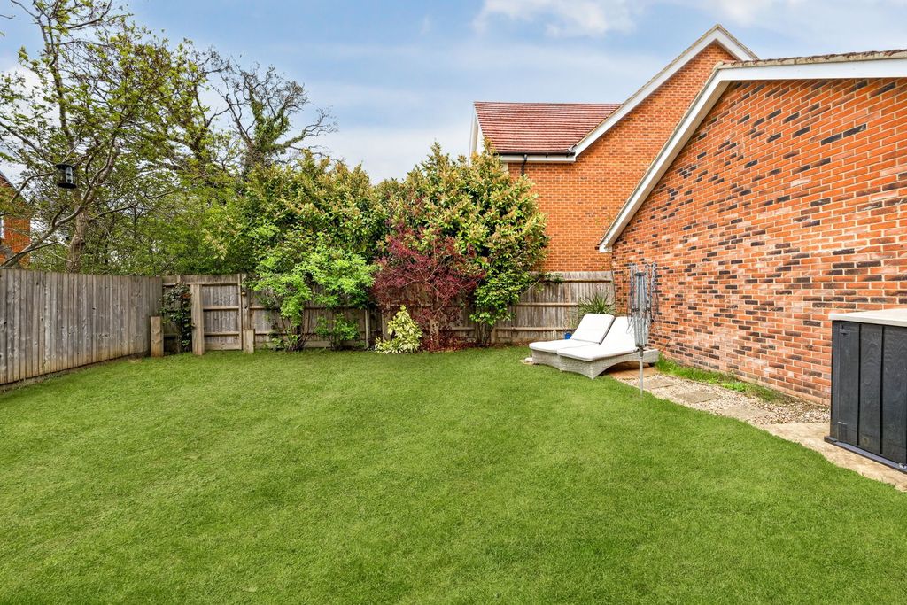 Property photo 2 of 25