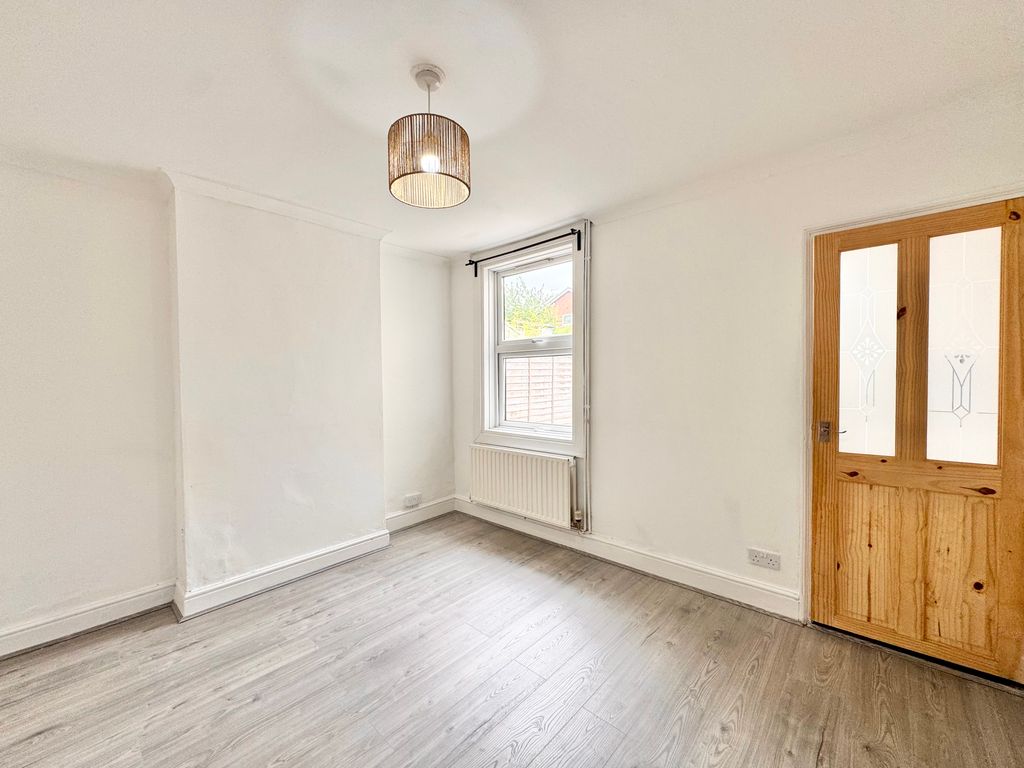 Property photo 3 of 12 Dining Room