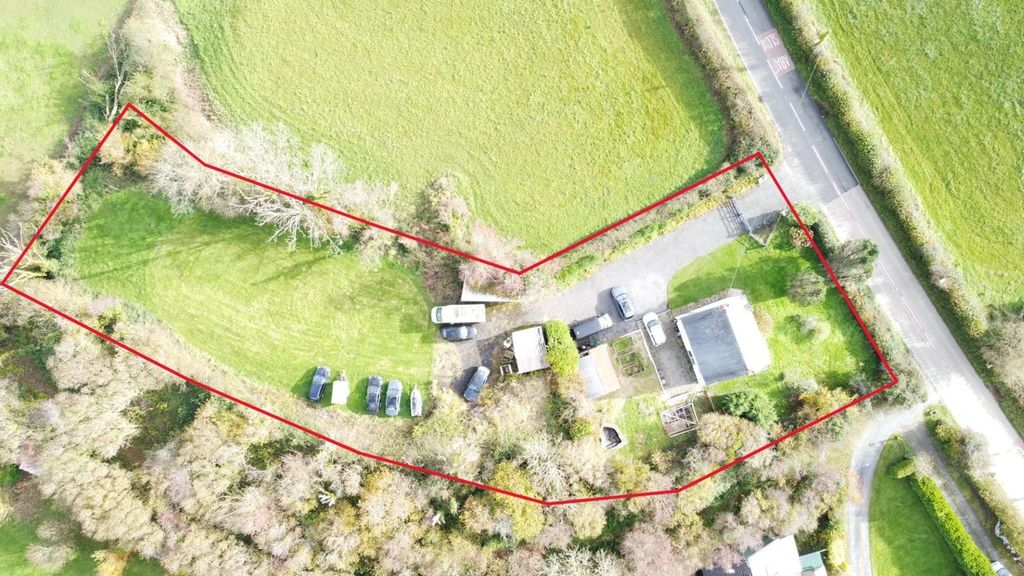 Property photo 2 of 25